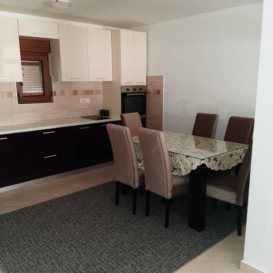 Apartmani Mia Vuksanovic Cetinje Bagian luar foto