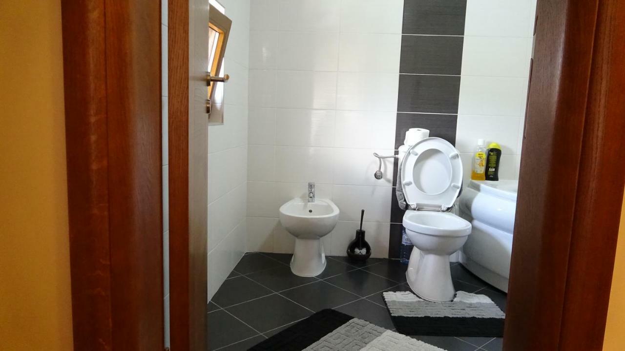 Apartmani Mia Vuksanovic Cetinje Bagian luar foto