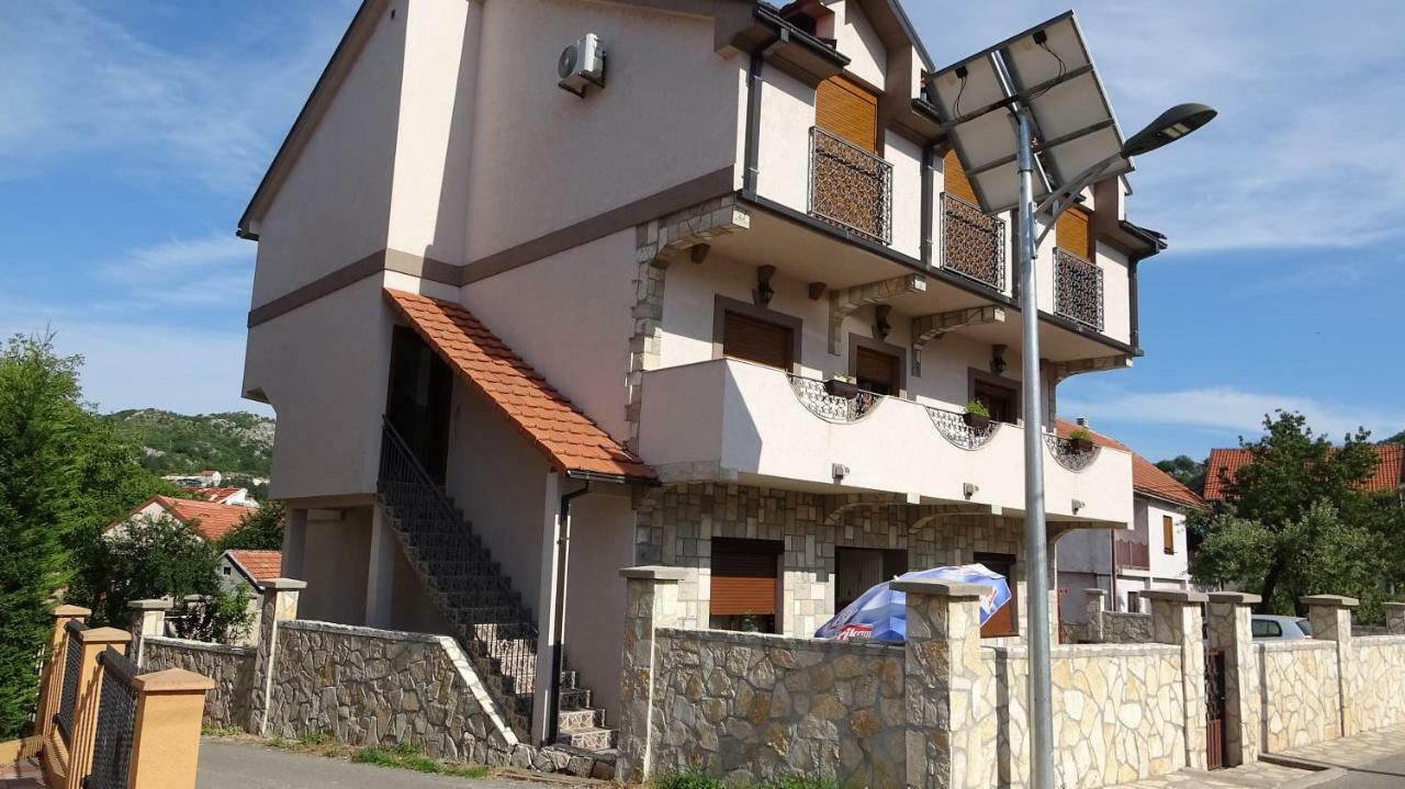 Apartmani Mia Vuksanovic Cetinje Ruang foto