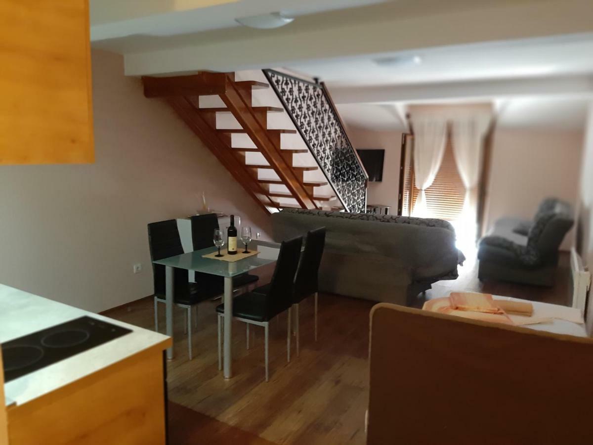 Apartmani Mia Vuksanovic Cetinje Bagian luar foto
