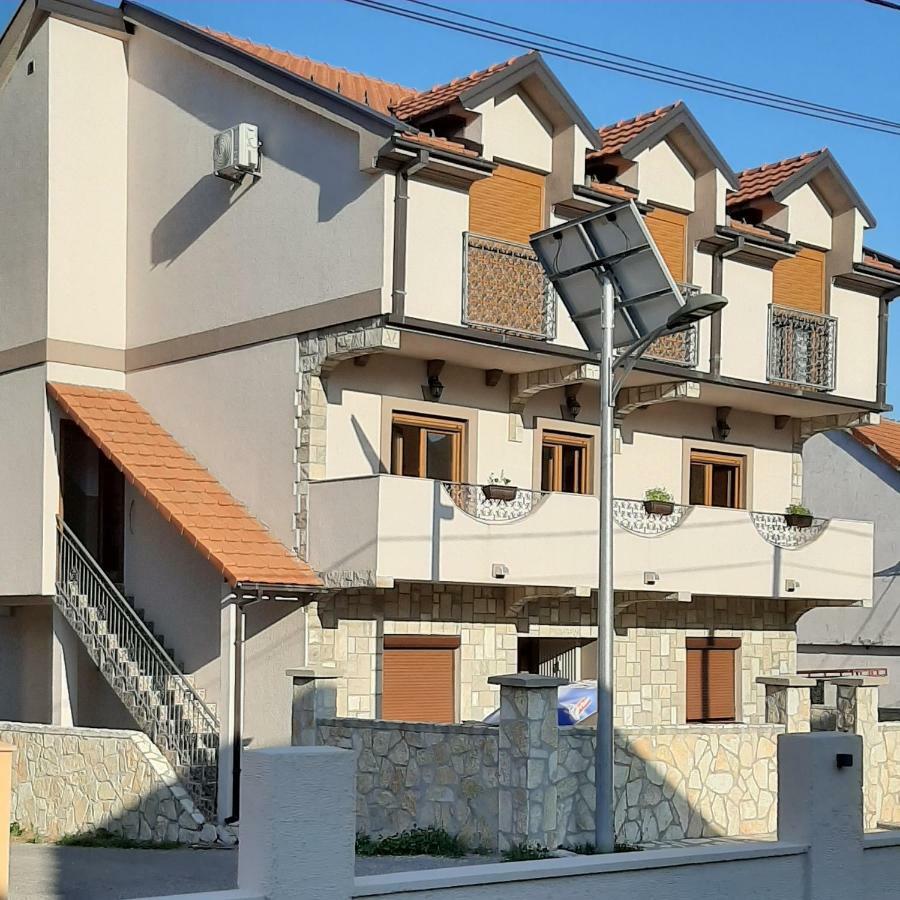 Apartmani Mia Vuksanovic Cetinje Bagian luar foto