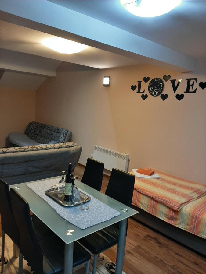 Apartmani Mia Vuksanovic Cetinje Bagian luar foto